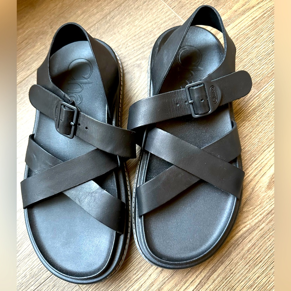 Chaco Townes Black Sandals, size 6